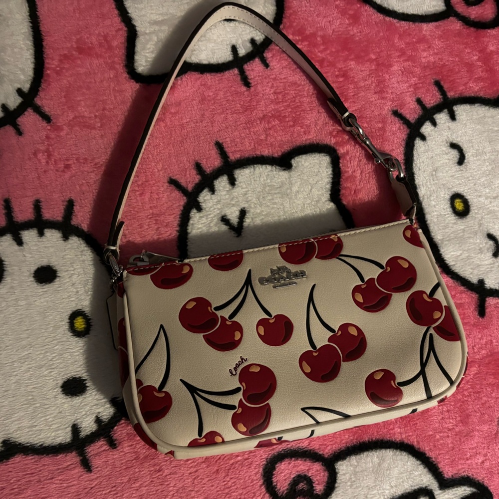 Coach cherry nolita 19